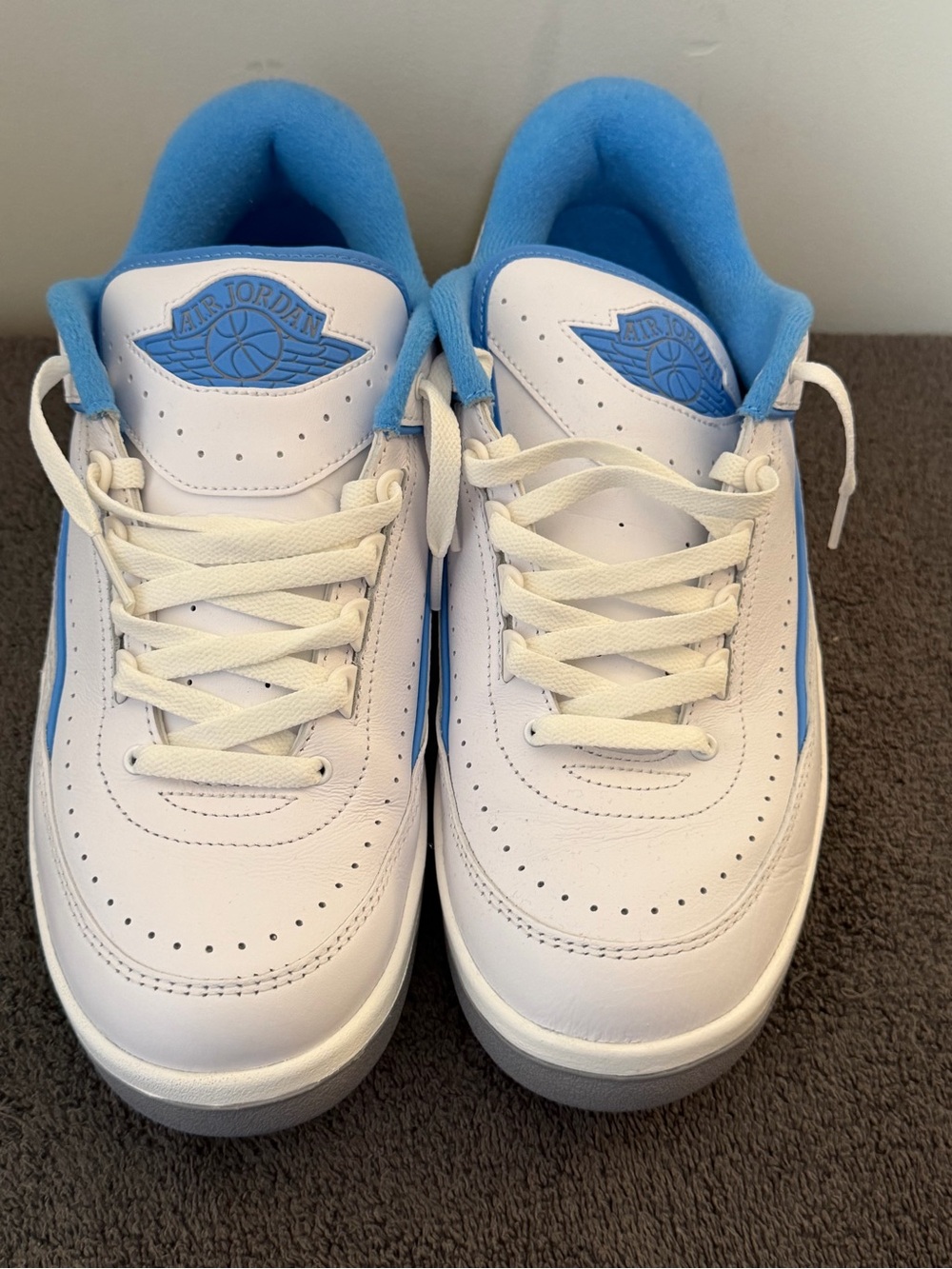 Air Jordan 2 Retro Low UNC University Blue White Men’s size 11